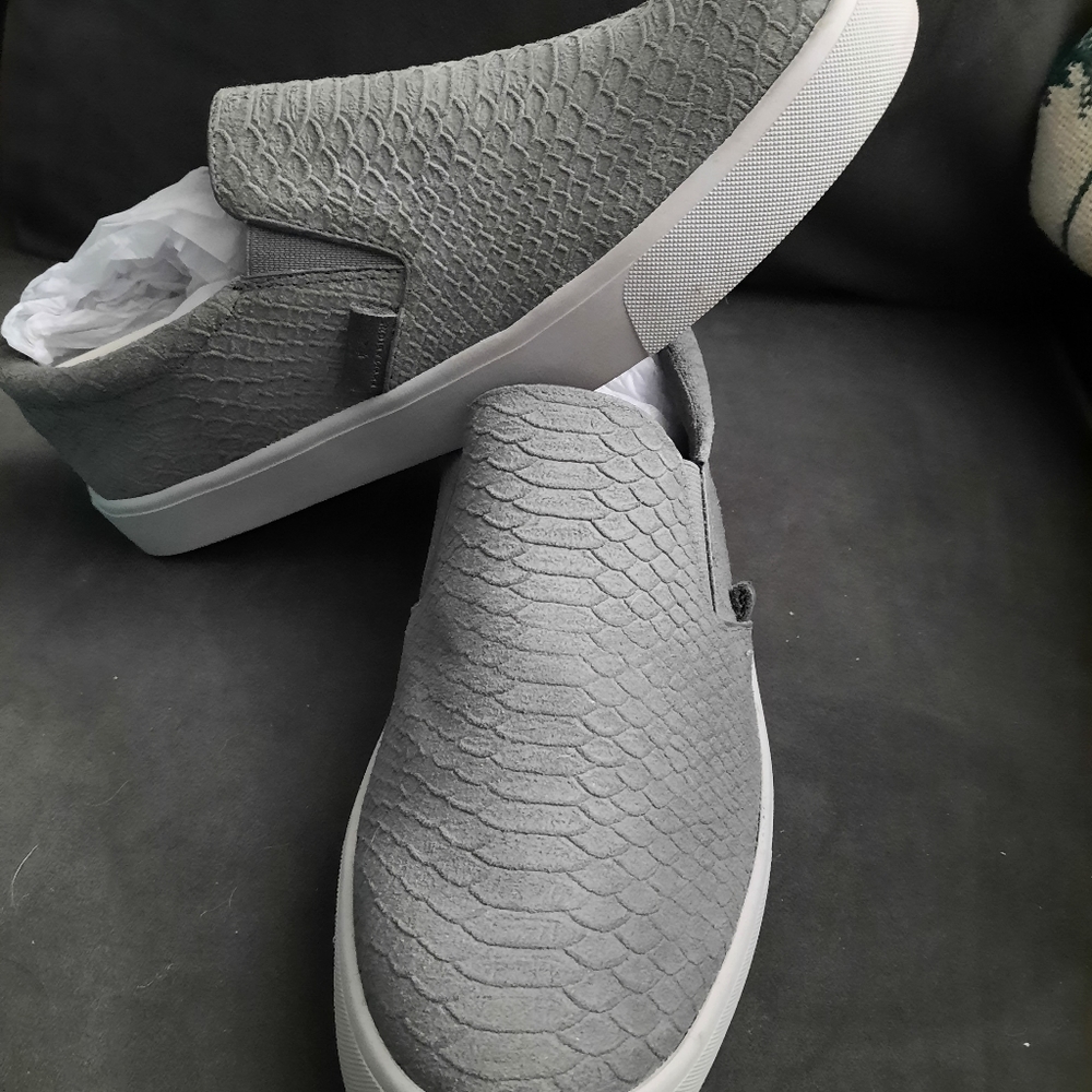 Revitalign Boardwalk Women's Supportive Comfort shoes in grey sude